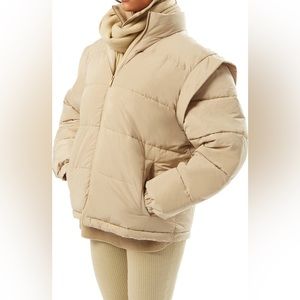 WeWoreWhat Snap Off Sleeve Nylon Puffer Jacket - M / Oat / great for skiing !